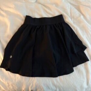 Lululemon Court Rival High Rise Skirt 4” in Black (Size 2)